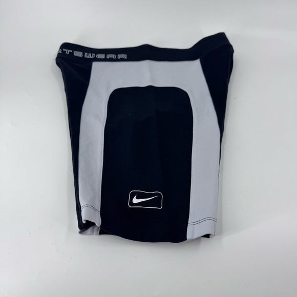 Nike Black and White Sportswear Tights / Compression Shorts - Picture 5 of 10
